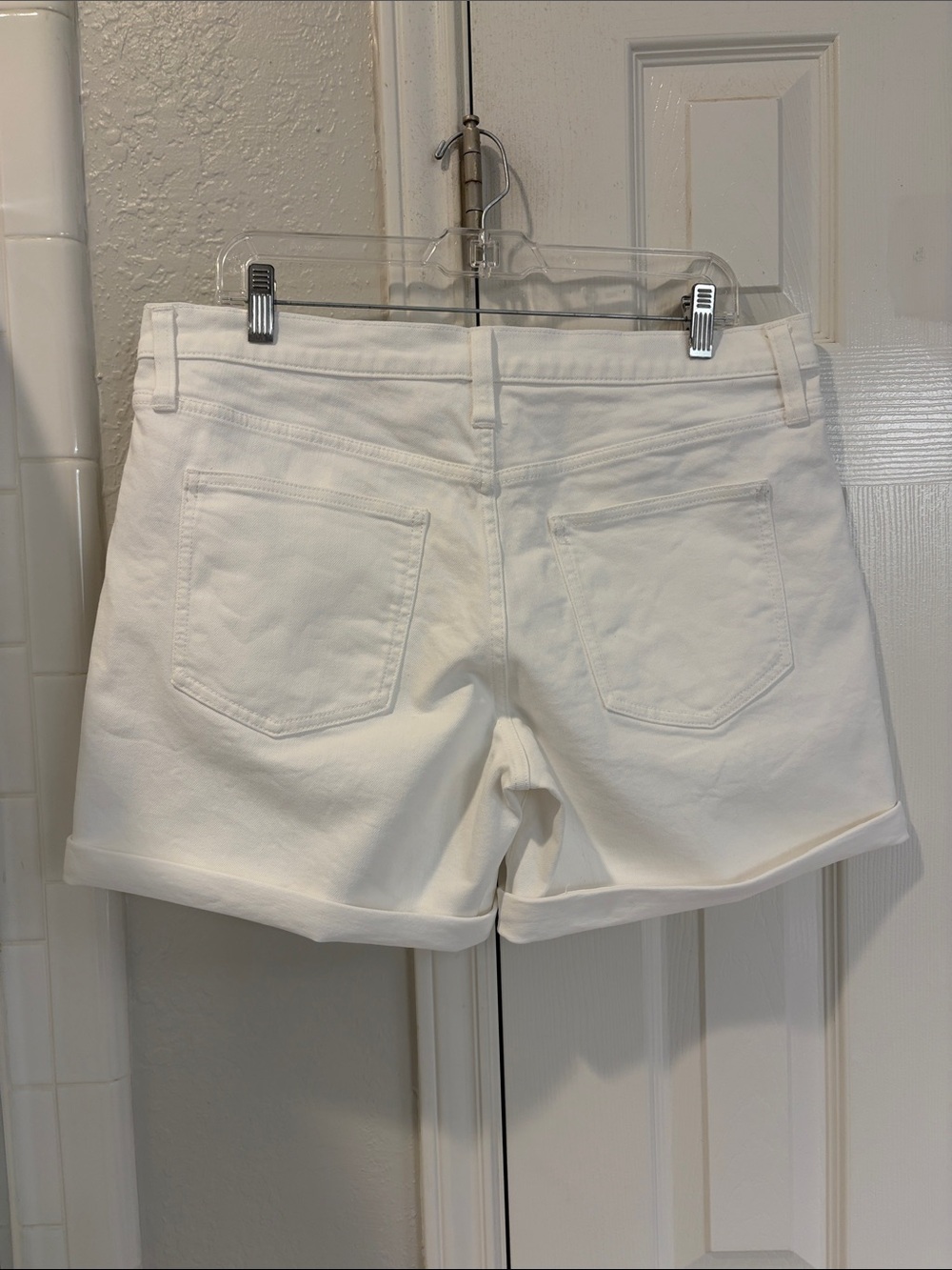 Gap 5" Mid Rise Girlfriend
Shorts White Denim - Picture 8 of 8